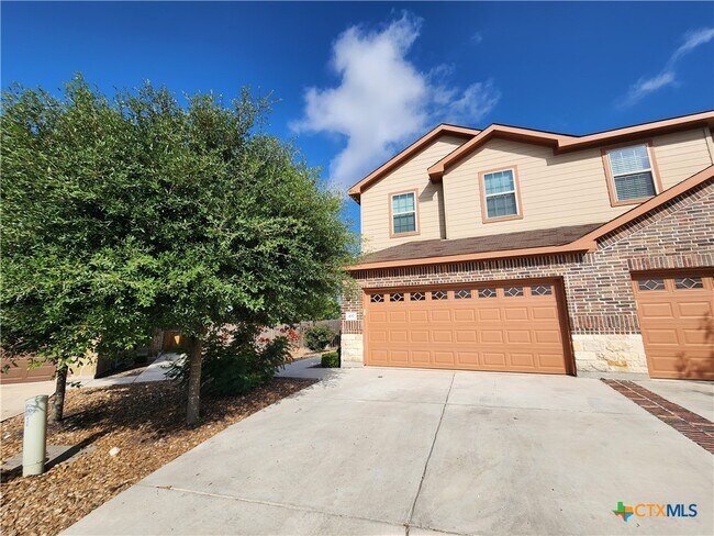 property at 430 Creekside Curve