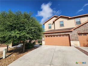 430 Creekside Curve in New Braunfels, TX - Building Photo - Building Photo