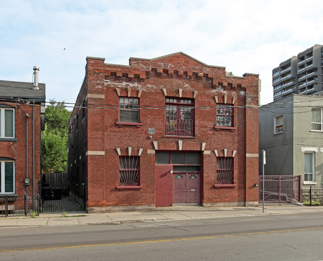 154 Shuter St in Toronto, ON - Building Photo - Building Photo