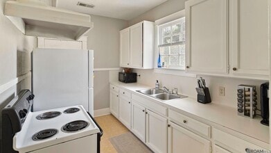 350 E State St in Baton Rouge, LA - Building Photo - Building Photo