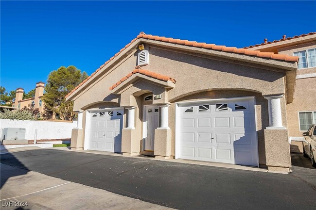 3327 Erva St in Las Vegas, NV - Building Photo - Building Photo