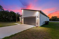 351 W Aster Ct in Kissimmee, FL - Foto de edificio - Building Photo