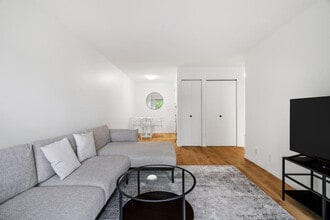229 E 13th Ave in Vancouver, BC - Building Photo - Building Photo