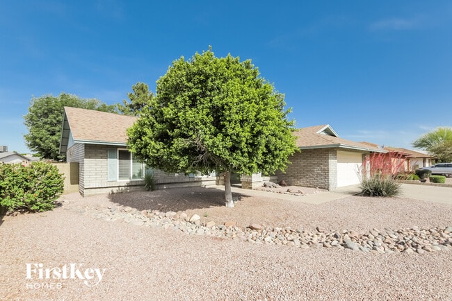 10402 N 64th Ave in Glendale, AZ - Building Photo - Building Photo