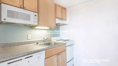 929 Massachusetts Ave in Cambridge, MA - Building Photo - Building Photo