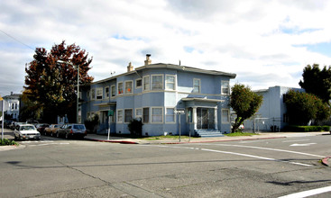 602-618 Foothill Blvd in Oakland, CA - Foto de edificio - Building Photo