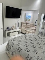 246 Poinciana Island Dr in Sunny Isles Beach, FL - Building Photo