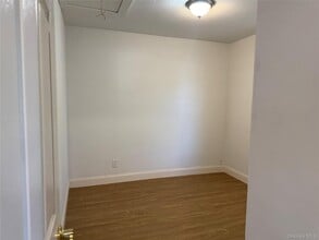 36 Edgewater Dr in Mastic Beach, NY - Building Photo - Building Photo