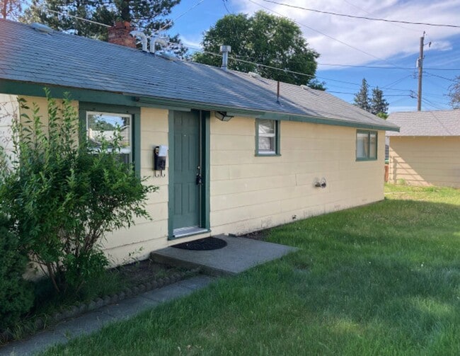 property at 1360 W Wabash Ave