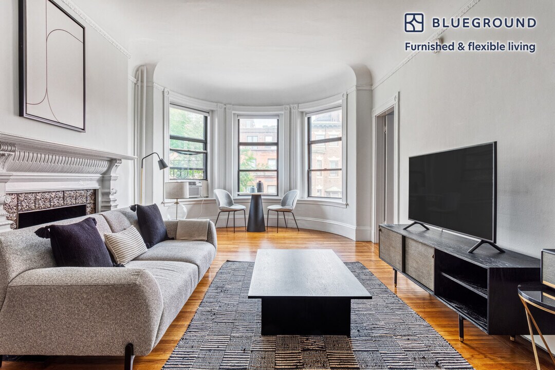 499 Beacon St in Boston, MA - Building Photo