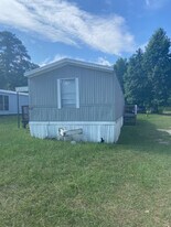 19 Kinnett Dr in Phenix City, AL - Building Photo