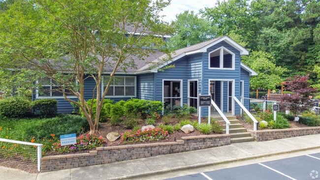 Bridges at Chapel Hill in Carrboro, NC - Foto de edificio - Building Photo