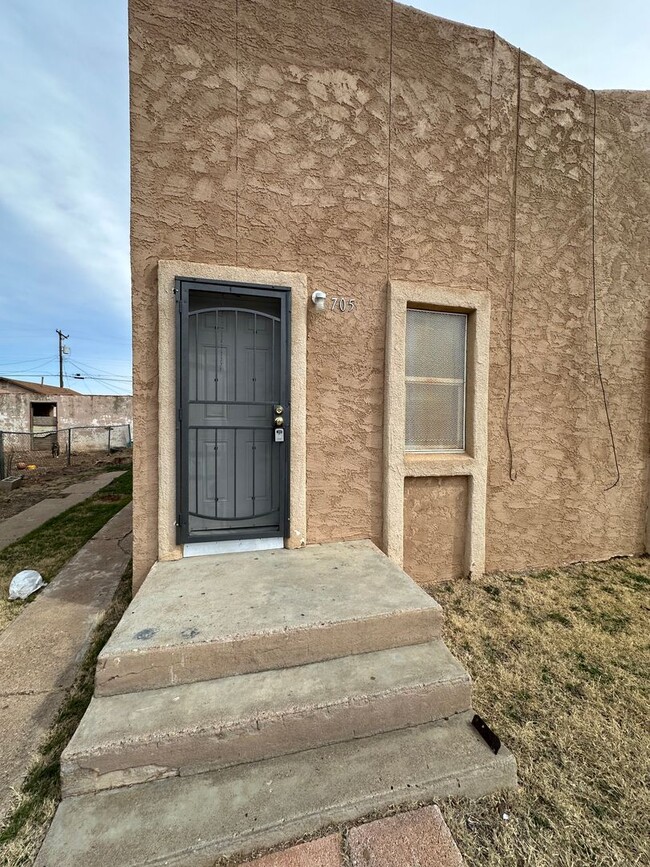 703-705 Sheldon St in Clovis, NM - Building Photo - Building Photo