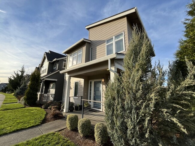 3495 SE Reed Dr in Hillsboro, OR - Building Photo - Building Photo