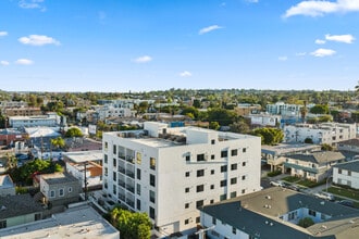 Bedford Twenty - Luxury Condos in Los Angeles, CA - Foto de edificio - Building Photo