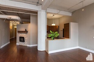 124 W Polk St in Chicago, IL - Building Photo