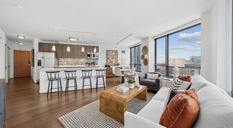 354 W Hubbard St, Unit 2106 in Chicago, IL - Building Photo