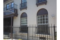 2801 San Marino Street in Los Angeles, CA - Building Photo - Building Photo