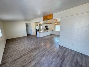 4905 Fuentes Cir in Las Vegas, NV - Building Photo - Building Photo