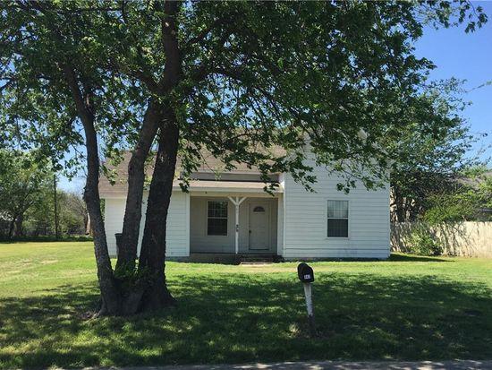 property at 943 N Border St