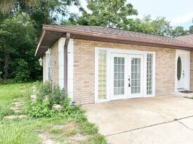 1084 Shepherd Ave in Deltona, FL - Building Photo