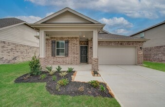 8430 Moonlight Bay Cir in Mont Belvieu, TX - Building Photo - Building Photo