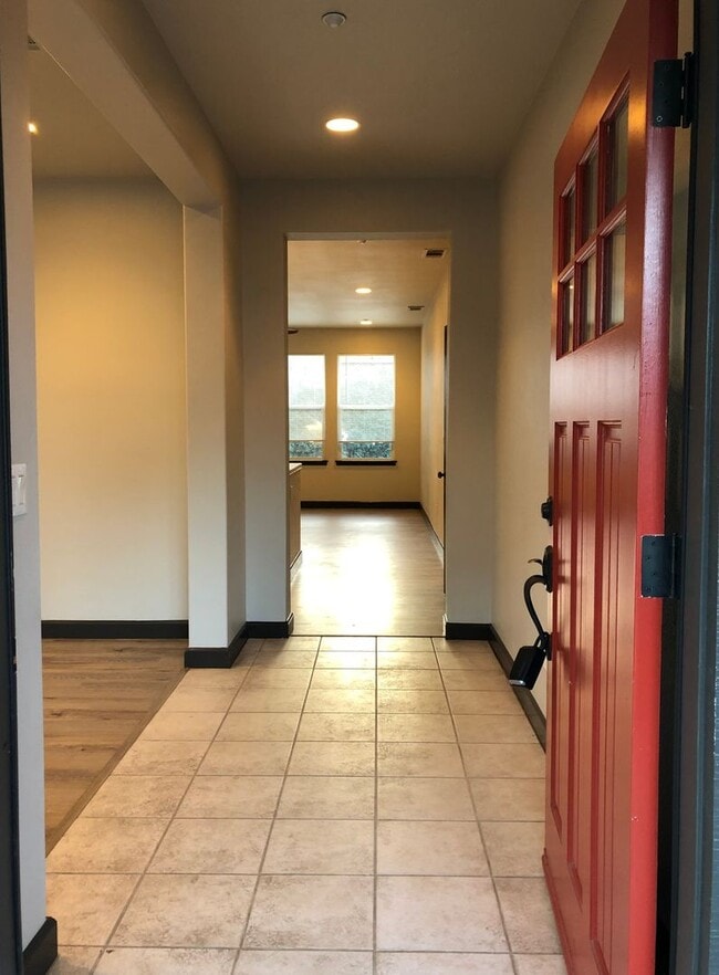 1575 Eto Cir in San Luis Obispo, CA - Building Photo - Building Photo