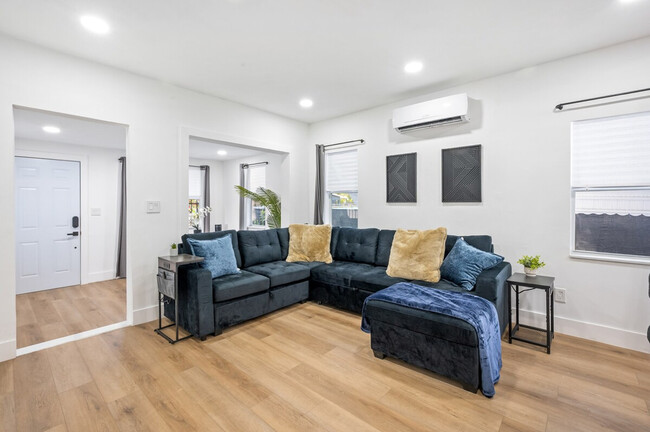 310 NE 58th Terrace in Miami, FL - Building Photo - Building Photo