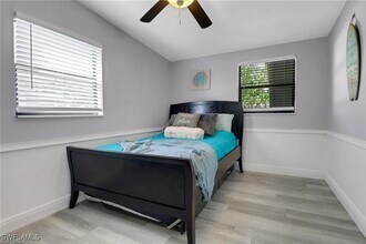 2047 Harbor Ln in Naples, FL - Building Photo - Building Photo