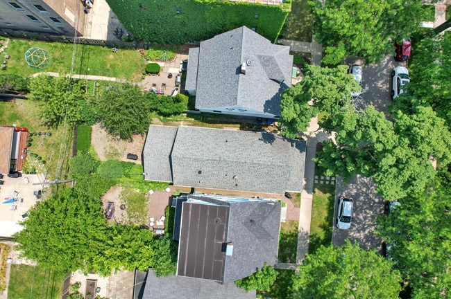 823 Hamlin St in Evanston, IL - Building Photo - Building Photo