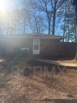 532 Camrose Dr in Charlotte, NC - Building Photo
