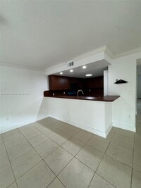 8801 NW 109th Ct in Doral, FL - Foto de edificio - Building Photo