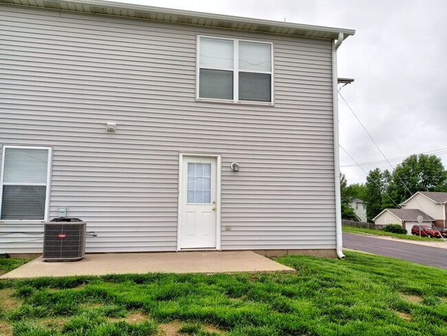 2401-2403-2403 Northampton Dr in Columbia, MO - Building Photo - Building Photo