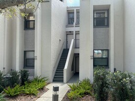 610 Sweetbay Cir in Winter Haven, FL - Building Photo