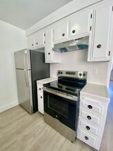 11963 Walnut Ln-Unit -4 in Los Angeles, CA - Foto de edificio - Building Photo