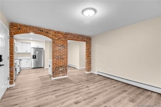 51 Russ St in Hartford, CT - Foto de edificio - Building Photo