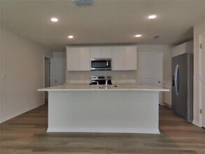 10749 Hidden Banks Gln in Parrish, FL - Building Photo - Building Photo