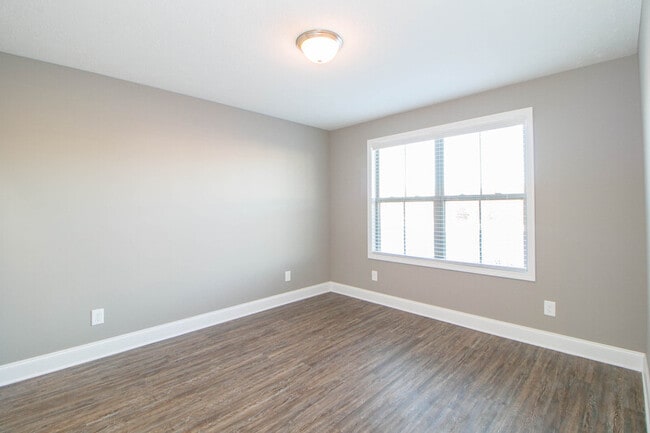 325-G Landrum Pl in Clarksville, TN - Building Photo - Building Photo