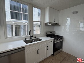 22041 Pacific Coast Hwy in Malibu, CA - Building Photo - Building Photo