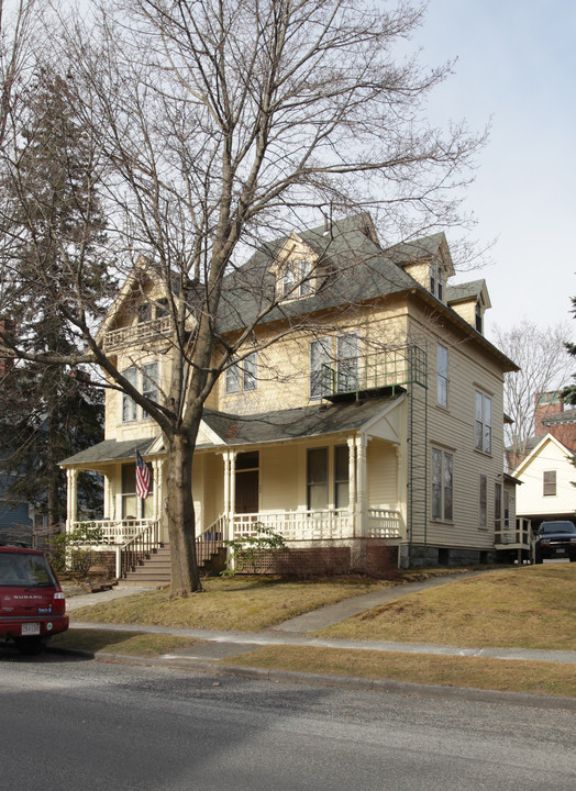 22 Bartlett Ave in Pittsfield, MA - Building Photo