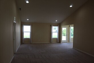 5615 Crump Ln in Indianapolis, IN - Building Photo - Building Photo