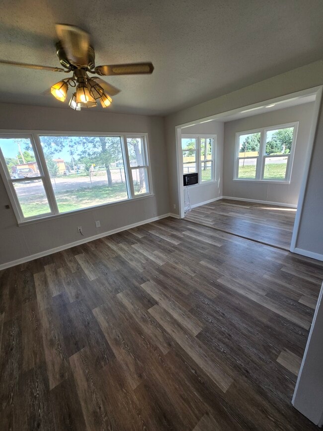 633 7th St in Burlington, CO - Building Photo - Building Photo