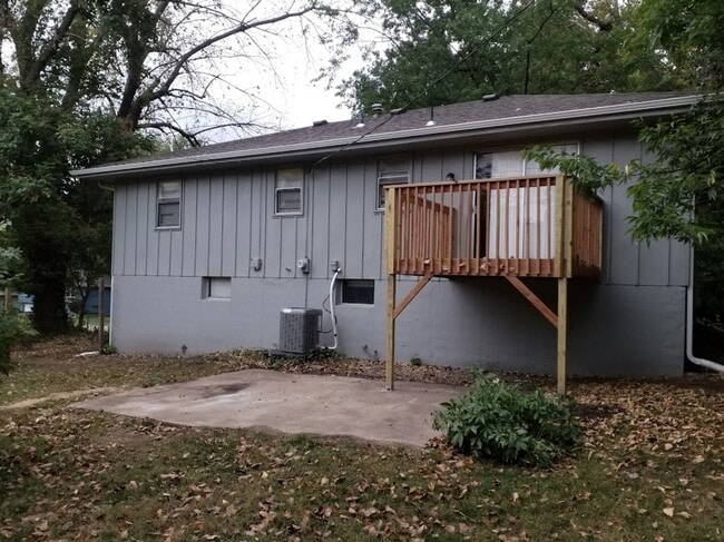 218 SW 19th St in Oak Grove, MO - Building Photo - Building Photo