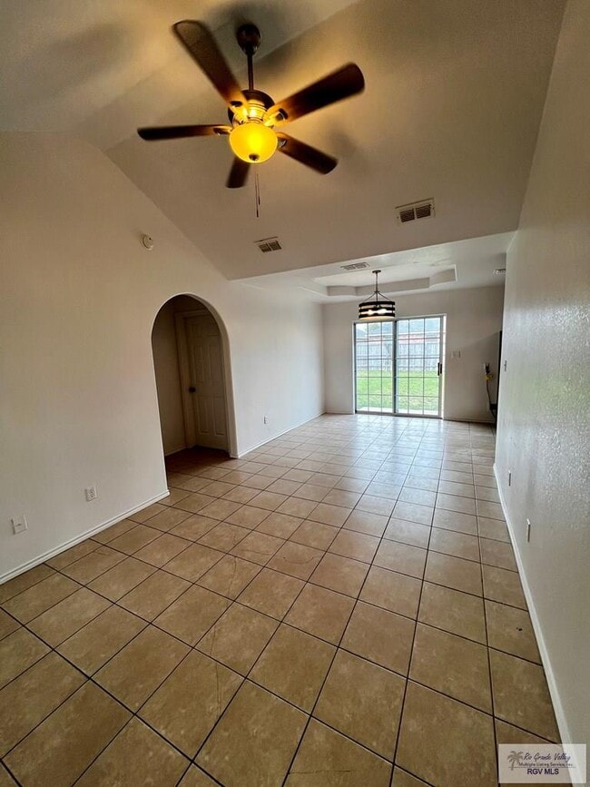 2656 Malta St in Brownsville, TX - Foto de edificio - Building Photo