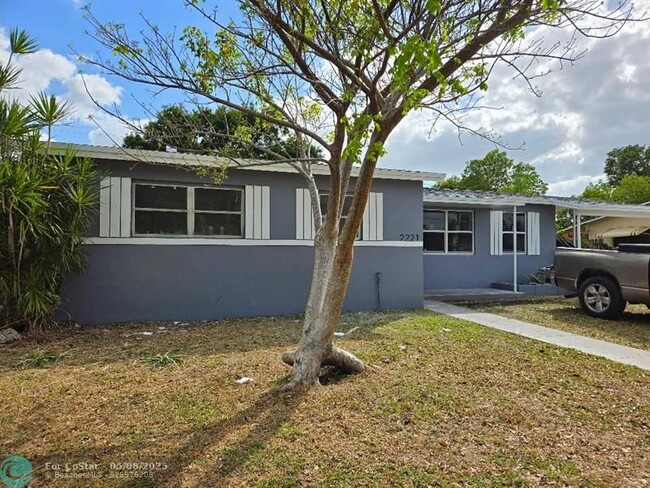 property at 2221 Sunset Strip