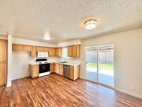 8405 Butternut Dr in Citrus Heights, CA - Building Photo - Building Photo