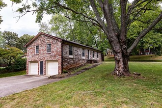 205 Lady Marion Dr in Clarksville, TN - Building Photo - Building Photo