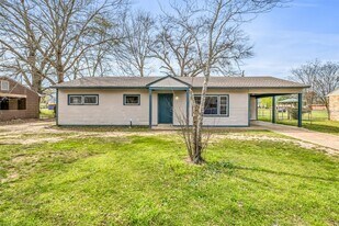 137 Poplar St in Columbus, MS - Building Photo