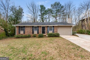 2697 Heritage Ln in Morrow, GA - Building Photo