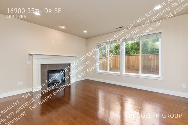 16900 35th Dr SE in Bothell, WA - Building Photo - Building Photo